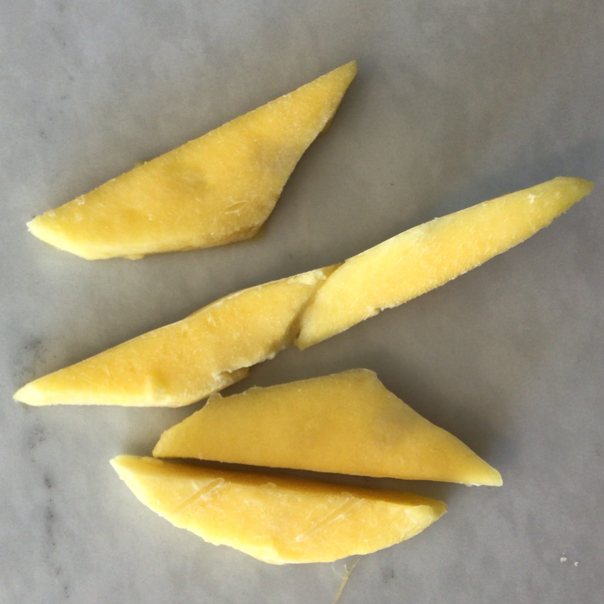mango frozen pieces