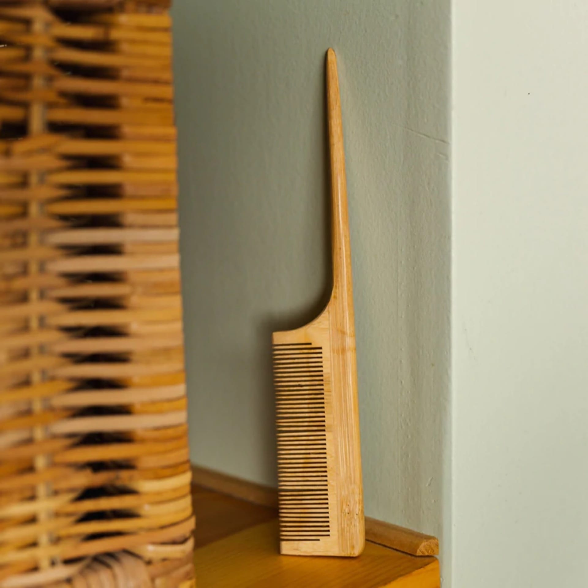 bamboo switch styling comb