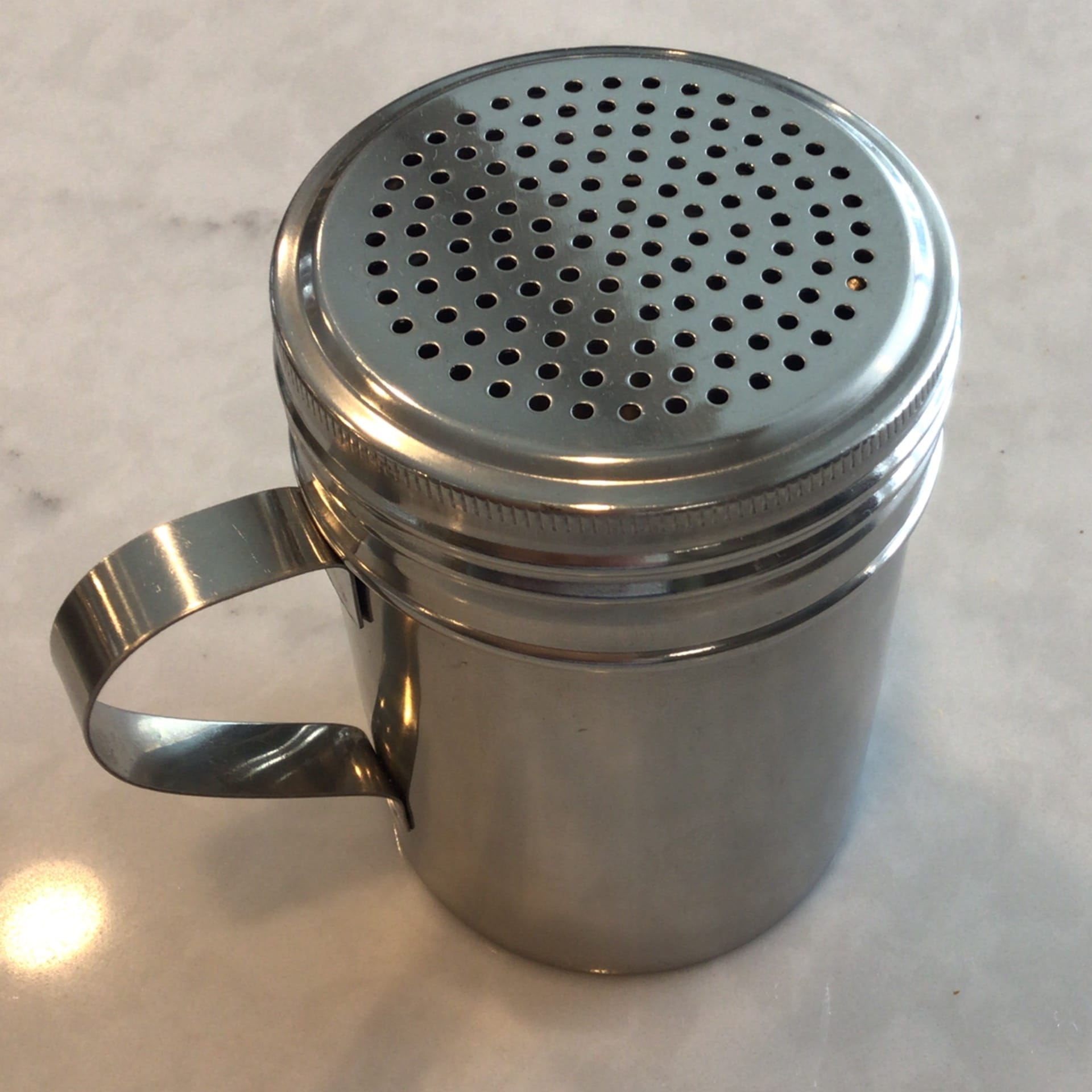 unbranded stainless steel shaker with handle